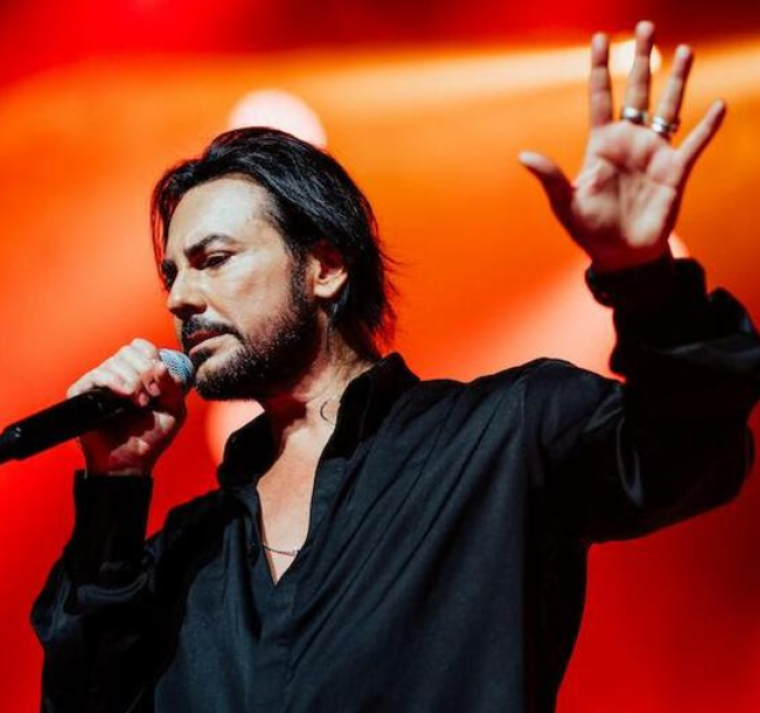 Beto Cuevas y Luz Gaggi sorprenden con nueva versión de “El Duelo” 