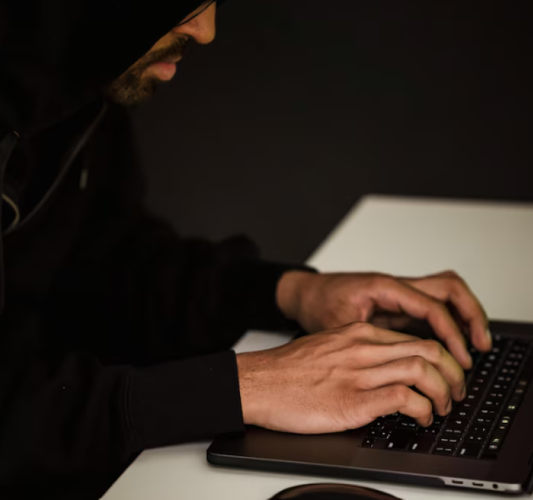 Cómo descubrir si tu smartphone está bajo vigilancia sin que lo notes 