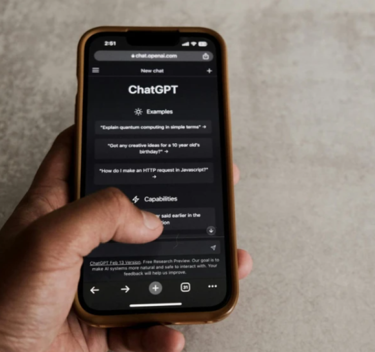 ChatGPT conquista el mundo digital con casi 700 millones de usuarios semanales 