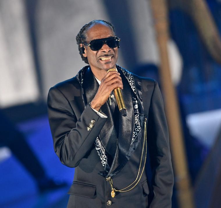 Snoop Dogg genera debate por la representación LGBTQ+ en películas infantiles 