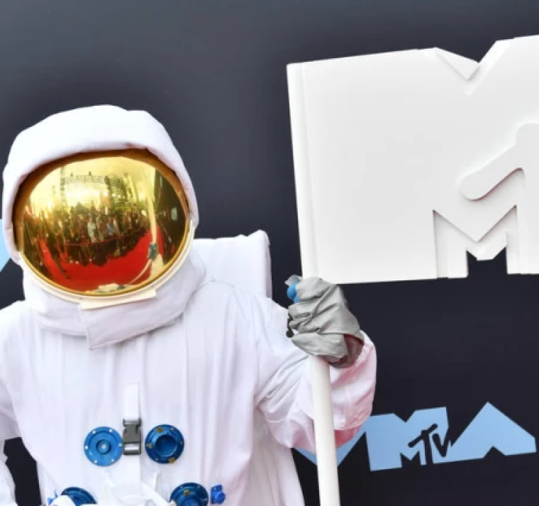 Presentadores confirmados de los MTV VMAs 2025 