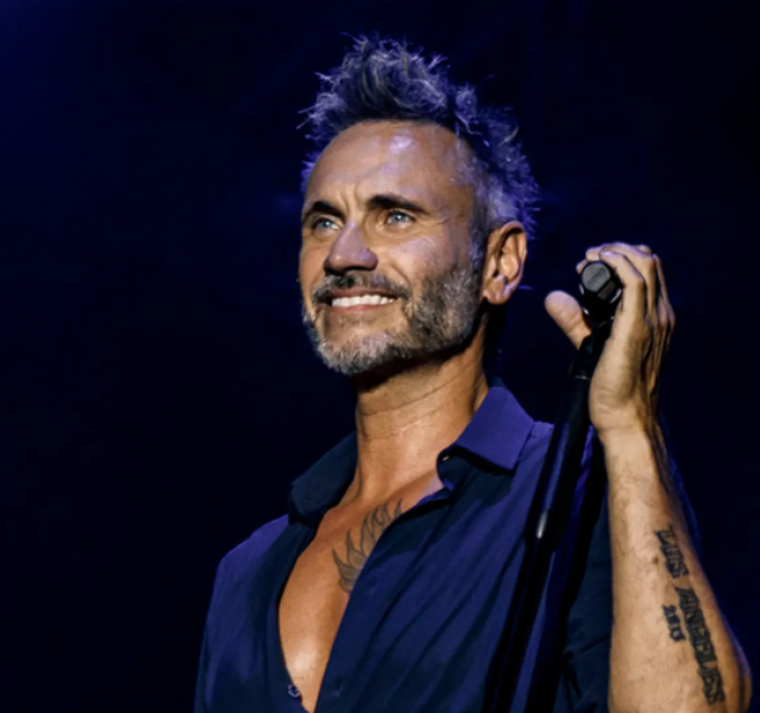 Nek vuelve con fuerza: su gira por España 2026 promete emoción y nostalgia 