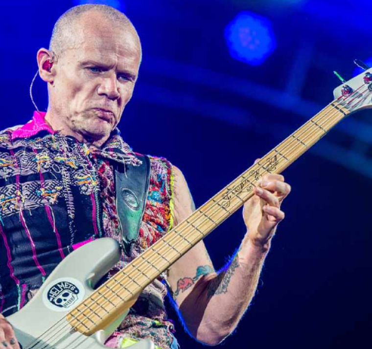 Flea, 63 años de pura energía y funk con los Red Hot Chili Peppers 
