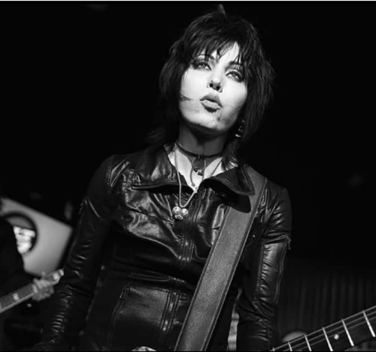 Joan Jett celebra 44 años del icónico éxito "I Love Rock 'n Roll"
