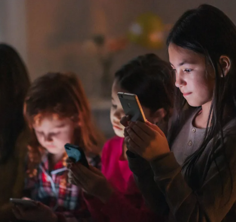 Desde el 10 de diciembre, Australia vetará las redes sociales para menores de 16 años 