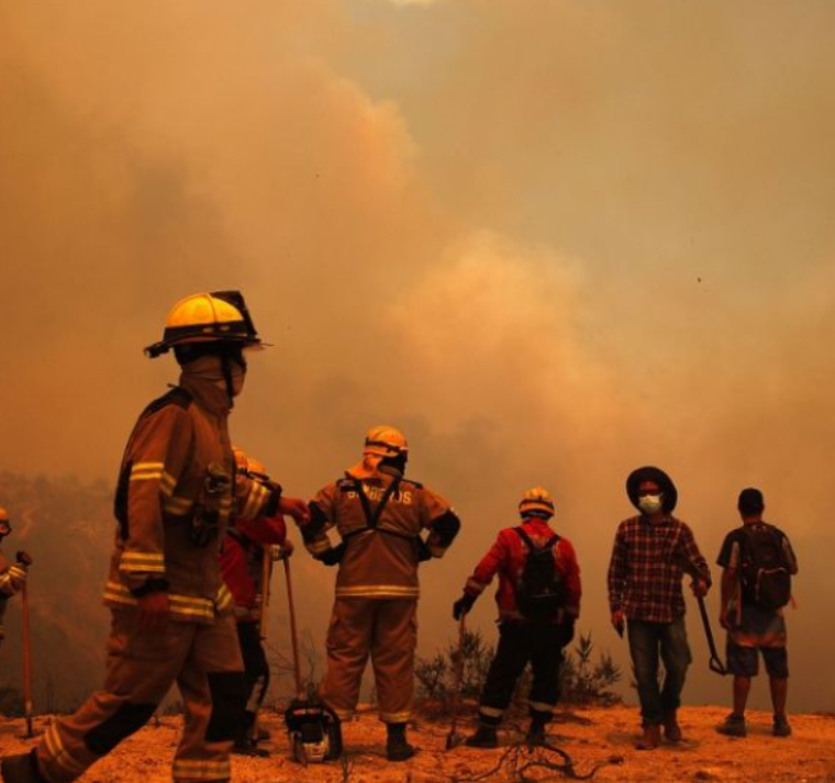 Emergencia por incendios deja 19 muertos y más de 1,500 damnificados en Chile 