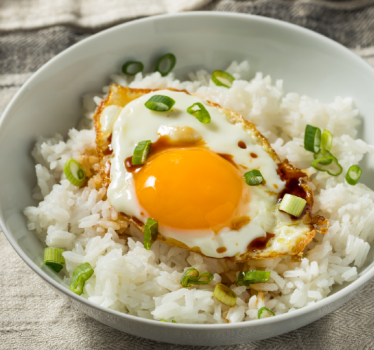 Por qué el arroz con huevo puede igualar a la carne roja en proteínas 