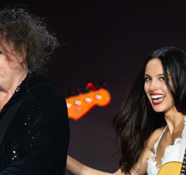 Olivia Rodrigo y Robert Smith unen fuerzas en “What’s Wrong With Me” 
