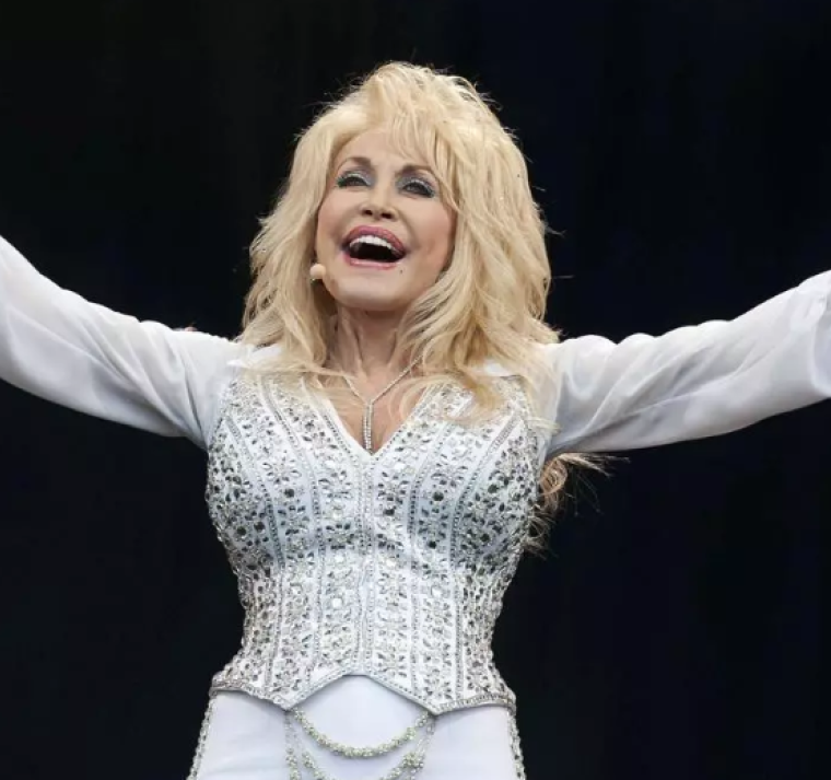 Muere Dolly Parton, ícono de la música, el cine y la cultura popular 
